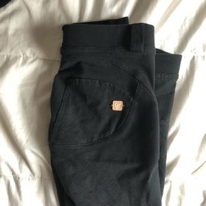 Freddy Pants by Livify